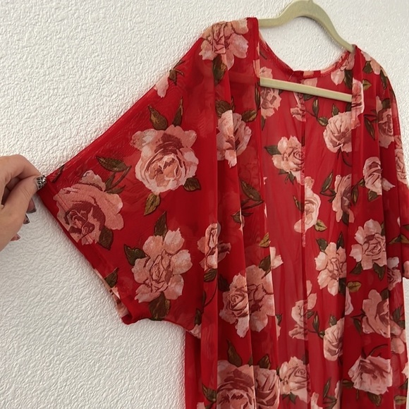 Women’s Red Floral Sheer Short Sleeve Cover Up - Picture 6 of 6